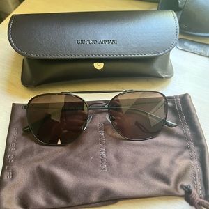 Brand new sunglassesCOMES W BOX